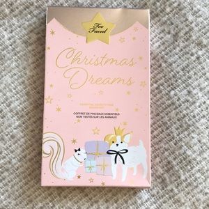 Too Faced Christmas Dreams makeup brush set